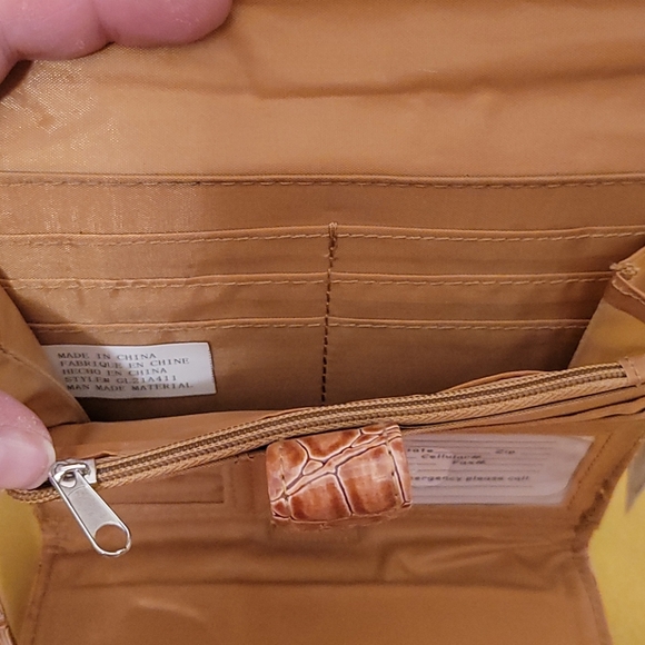 George "Wallet on String" - Picture 6 of 6